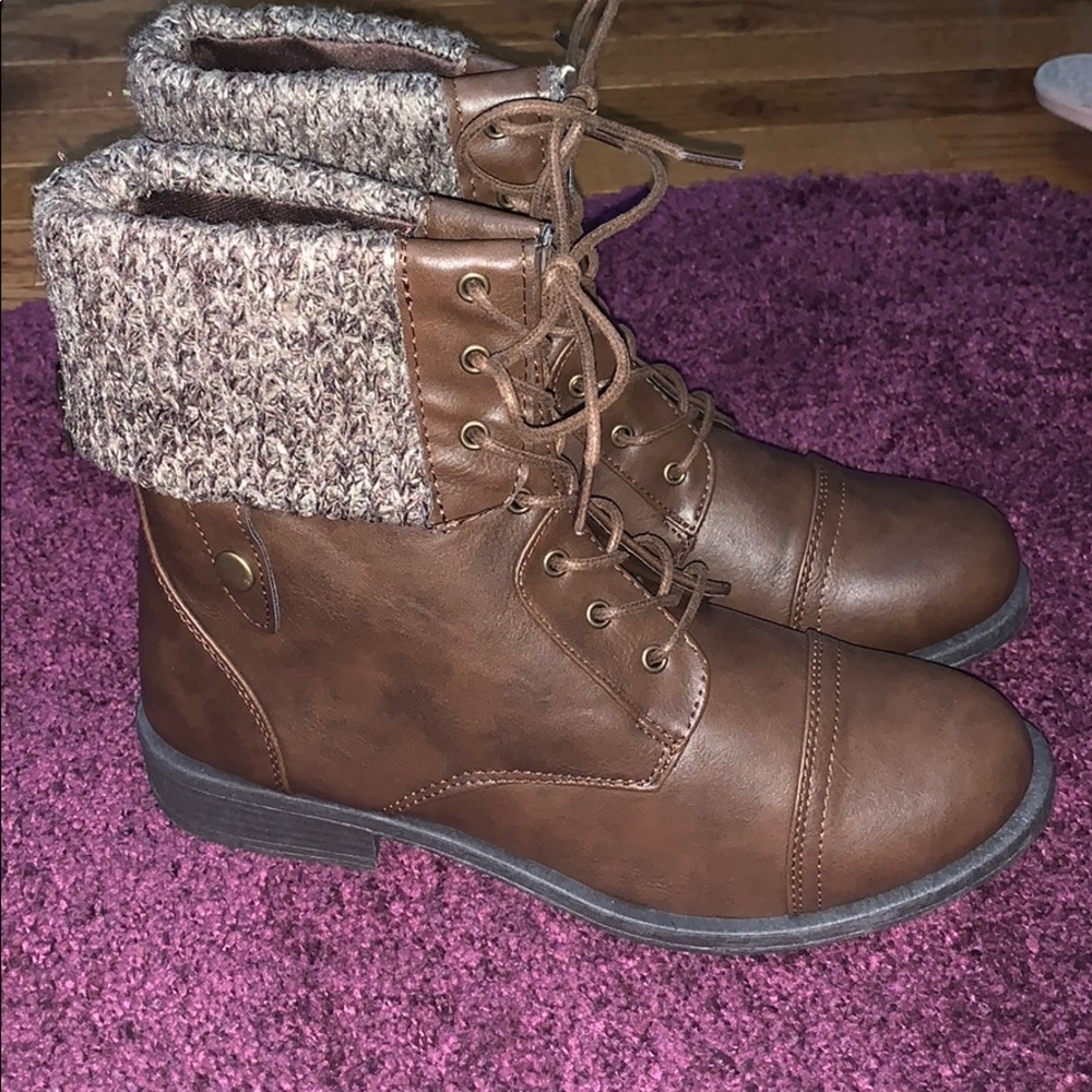 Boots - Picture 2 of 3